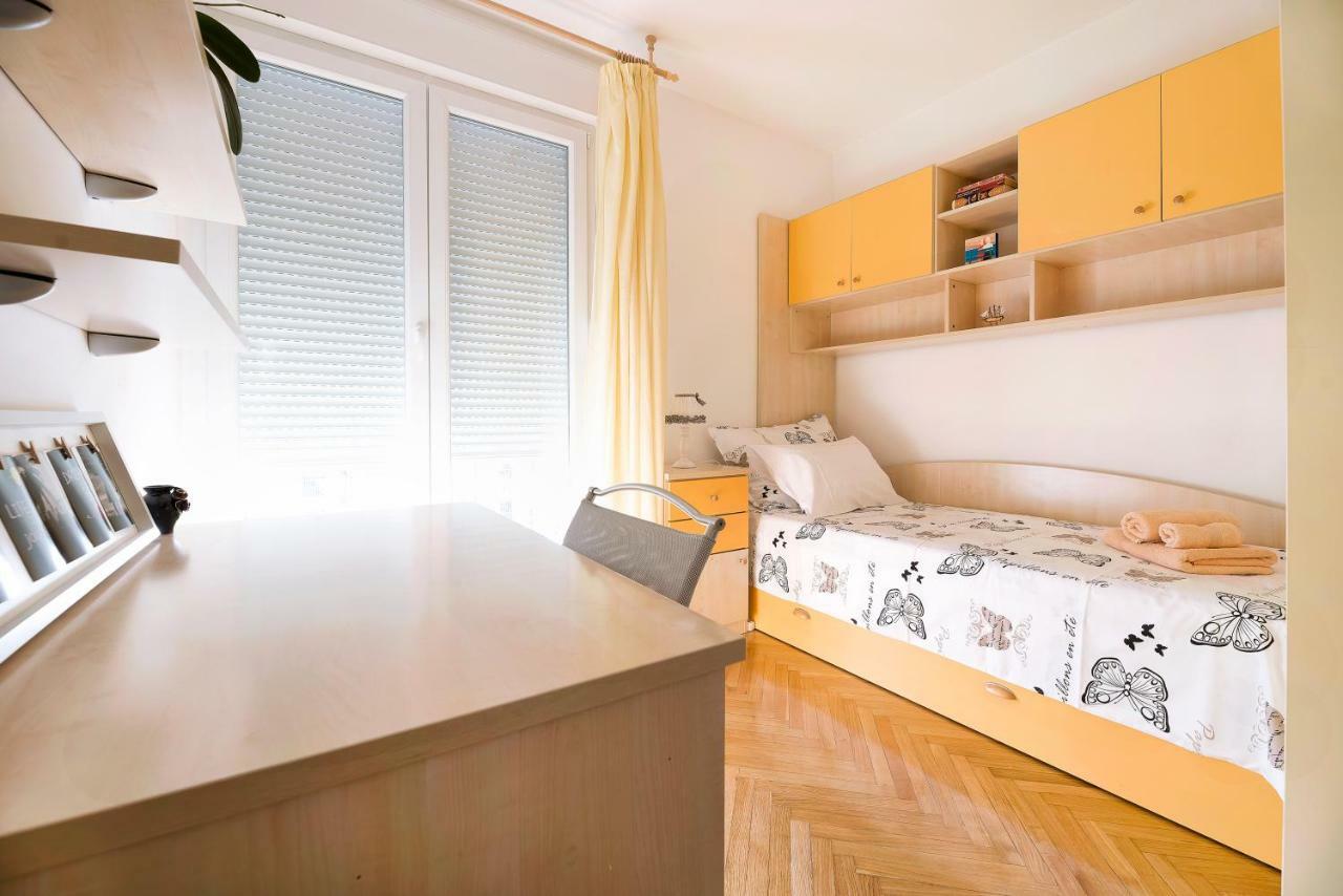 Apartment Dora Split Bagian luar foto